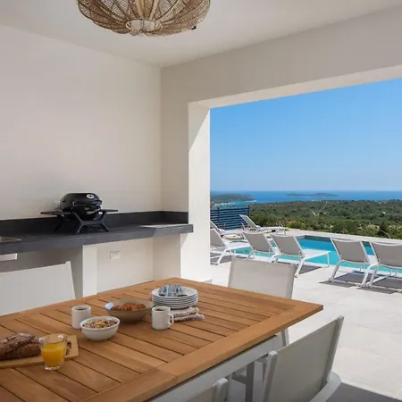 Ferienhaus Fur 10 Personen In Rogoznicko, Dalmatien Norddalmatien Holiday home Zecevo