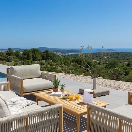 Ferienhaus Fur 10 Personen In Rogoznicko, Dalmatien Norddalmatien * Zecevo